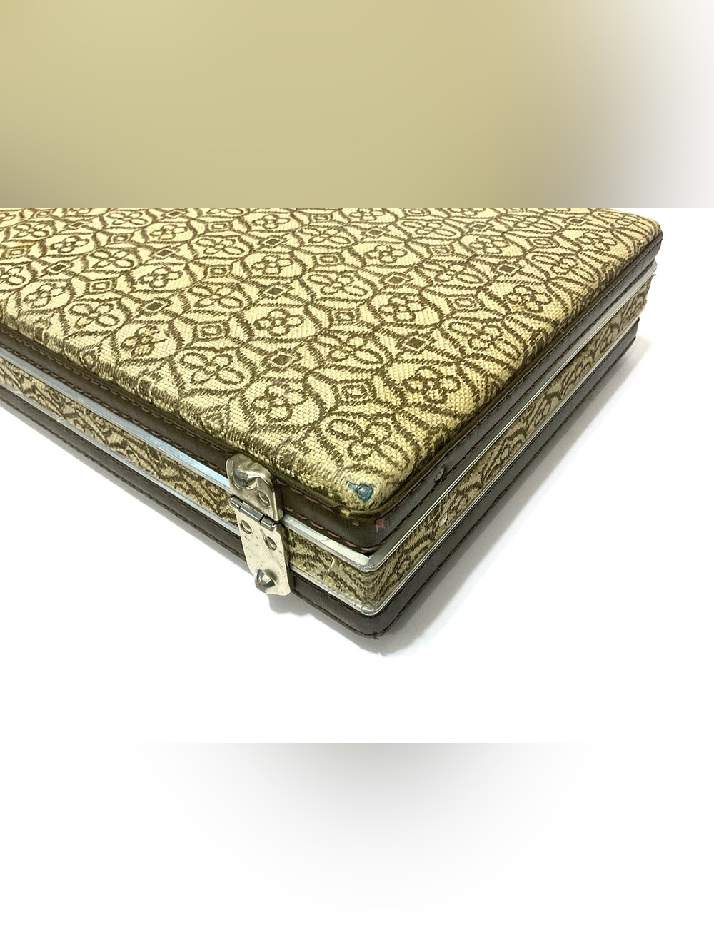 Vintage 1970’s Fabric Covered Briefcase - Picture 8 of 13
